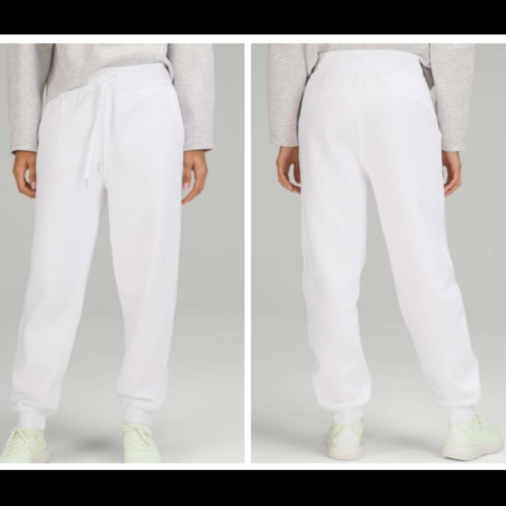 Lululemon Scuba High-Rise Relaxed Jogger White *Light cotton Terry, size 4 EUC.